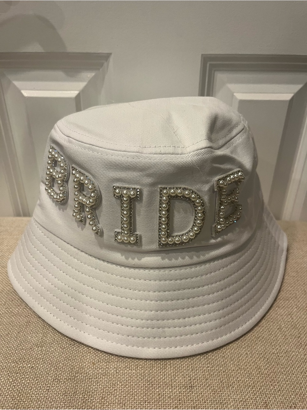 NWOT White Beaded 'BRIDE' Bucket Hat - One Size